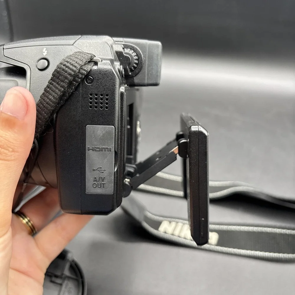 Nikon COOLPIX P100 10.3MP Digital Camera 26x Zoom Tested Battery
